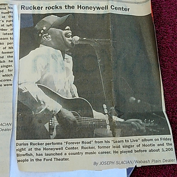 Nike Tiger Woods Collection Ball Cap. Autographed by Darius Rucker. - Picture 9 of 9